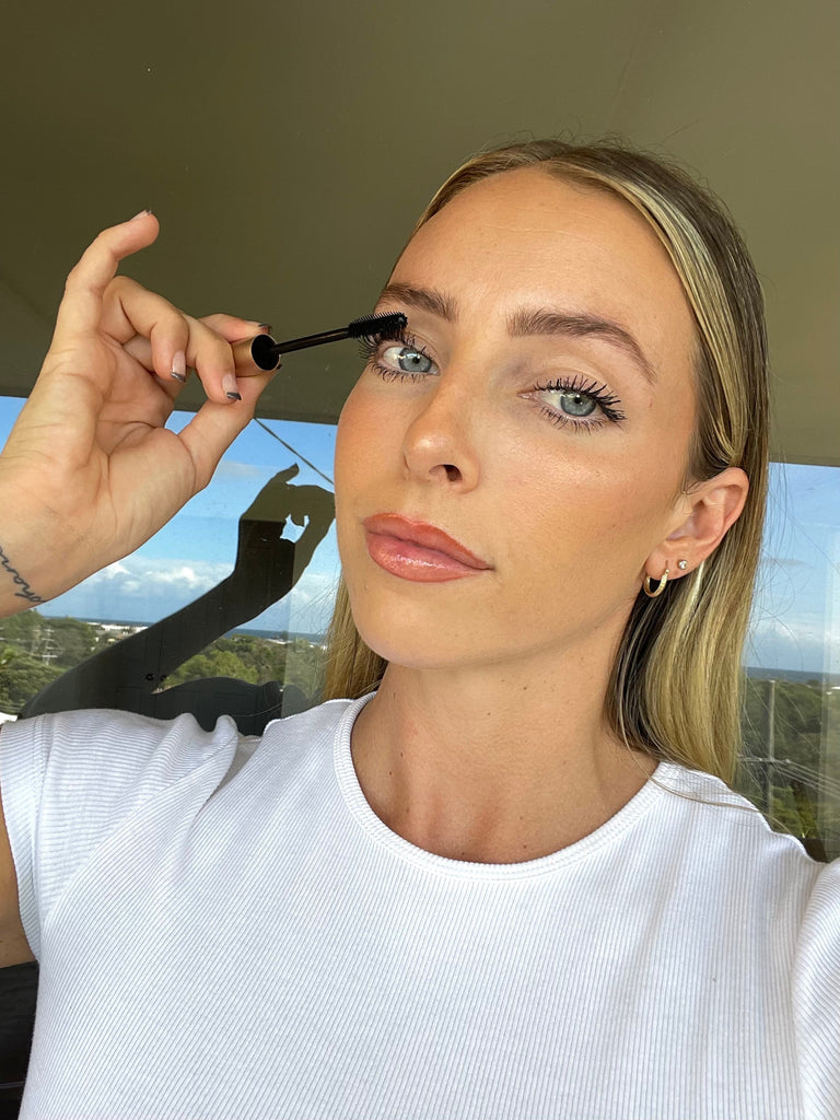 How to Remove Tubular Mascara the Easy, Gentle Way